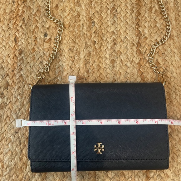 TORY BURCH *NWOT* Emerson Chain Wallet Crossbody Bag in Navy with gold hardware - Picture 10 of 13